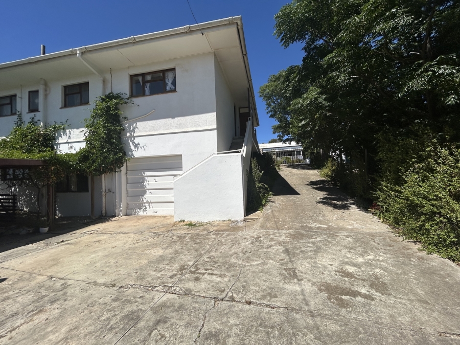 6 Bedroom Property for Sale in Napier Western Cape